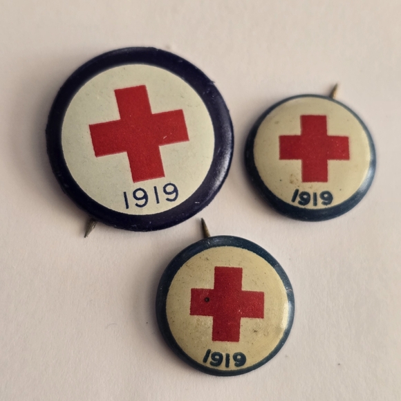 Vintage Red Cross pin set 1919 pin lot - Picture 7 of 7